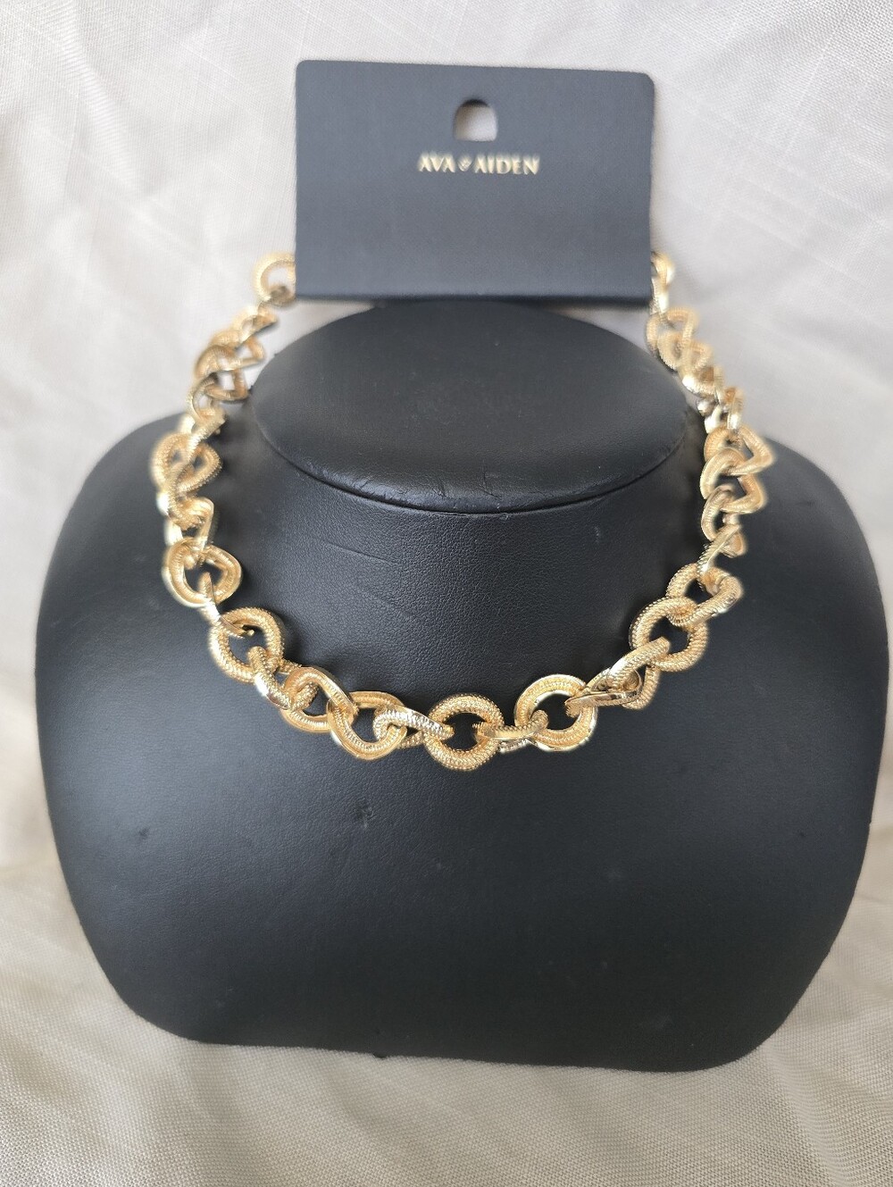 Ava & Aiden Shiny Gold Textured Link Choker